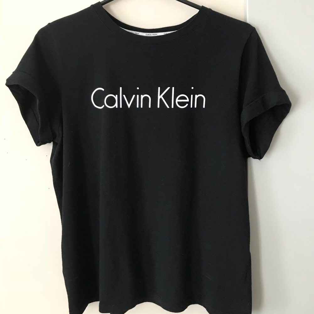 black Calvin Klein t-shirt